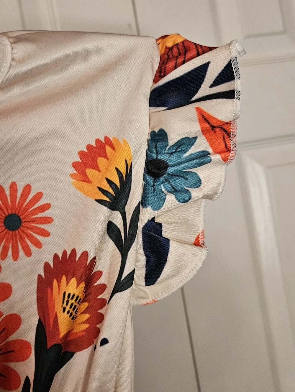 Girls Cream Floral Ruffle Sleeve Dress Size 5-6 Y